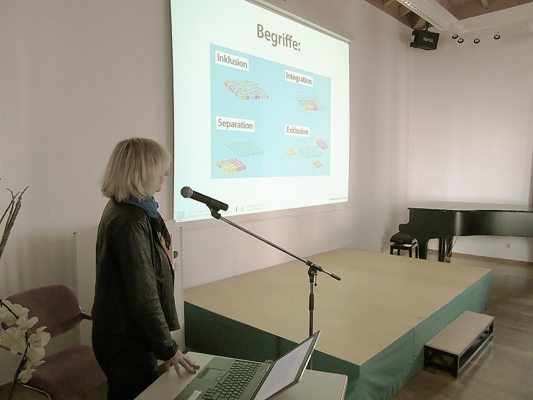 Prof. Brigitte Caster an der FH Köln bei der Veranstaltung 